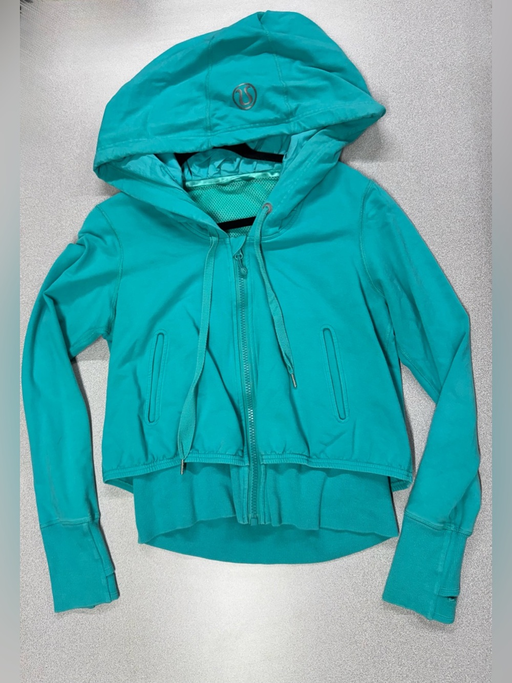 Lululemon Turquoise Teal Zip-up Jacket Pleated Hood Layered Hem w/ Thumbhole